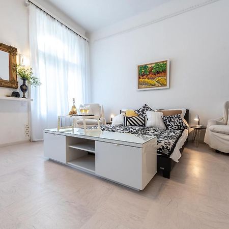 Vintage Elegance Mostcentralapt !Vaci Street! Будапеща Екстериор снимка