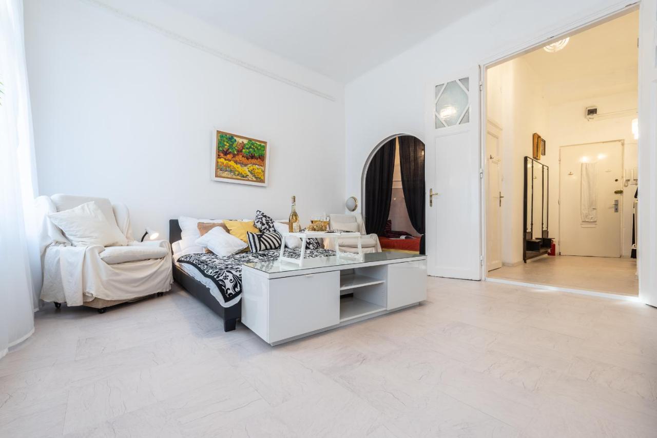 Vintage Elegance Mostcentralapt !Vaci Street! Будапеща Екстериор снимка